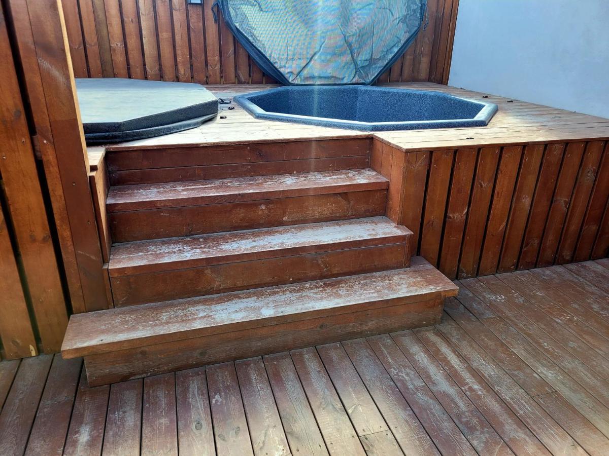 Ak Rentals, With Hot Tubs Akureyri Zewnętrze zdjęcie