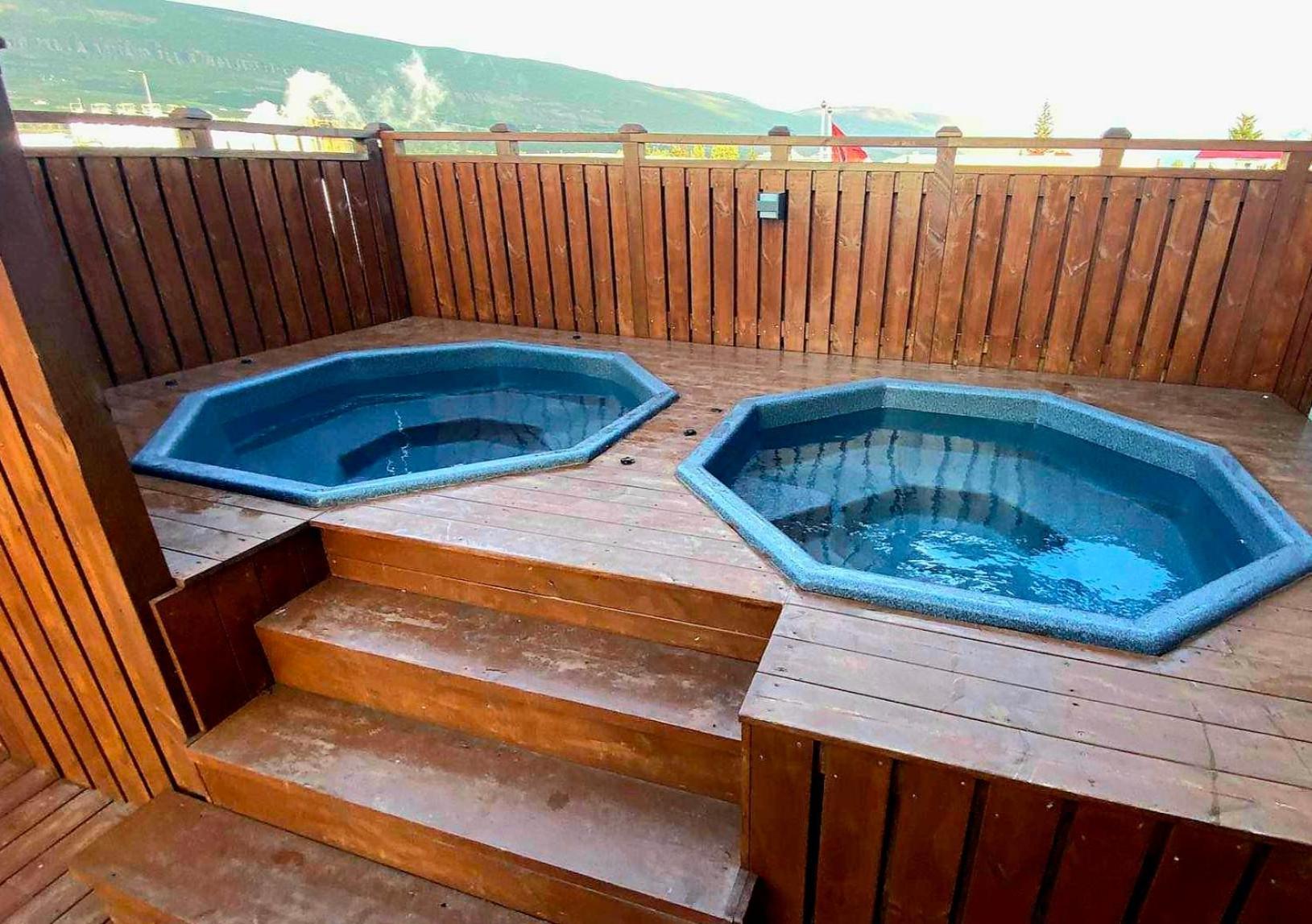 Ak Rentals, With Hot Tubs Akureyri Zewnętrze zdjęcie